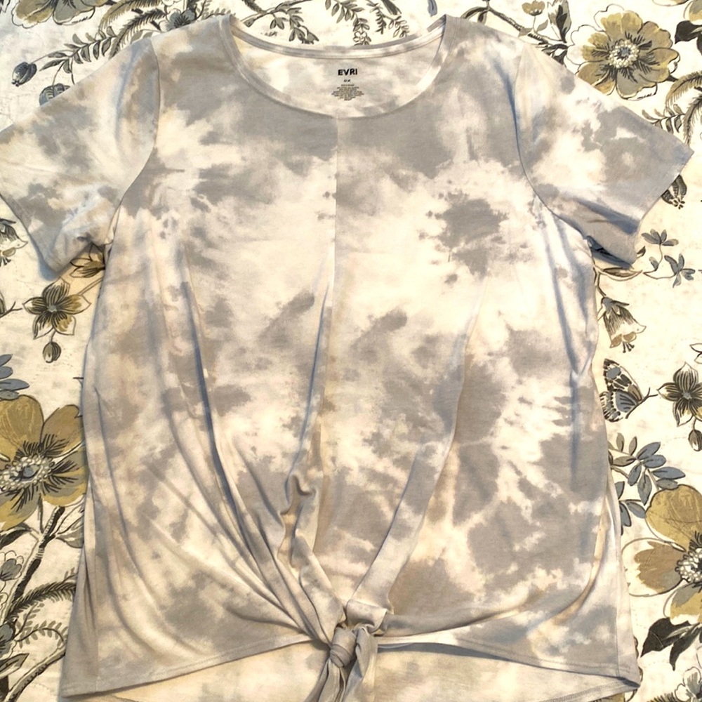 EVRI TIE DYE Short Sleeve Tee - Gray/White with tie at waist Size 0X